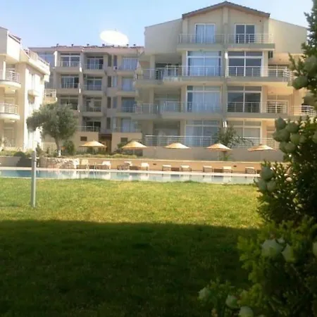 White Bay Blocks C-d-e-f Sea & Pool View Ground Floor