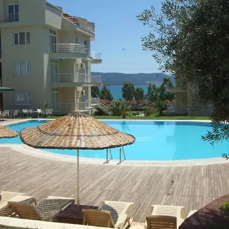 White Bay Blocks C-d-e-f Sea & Pool View Ground Floor Apartment